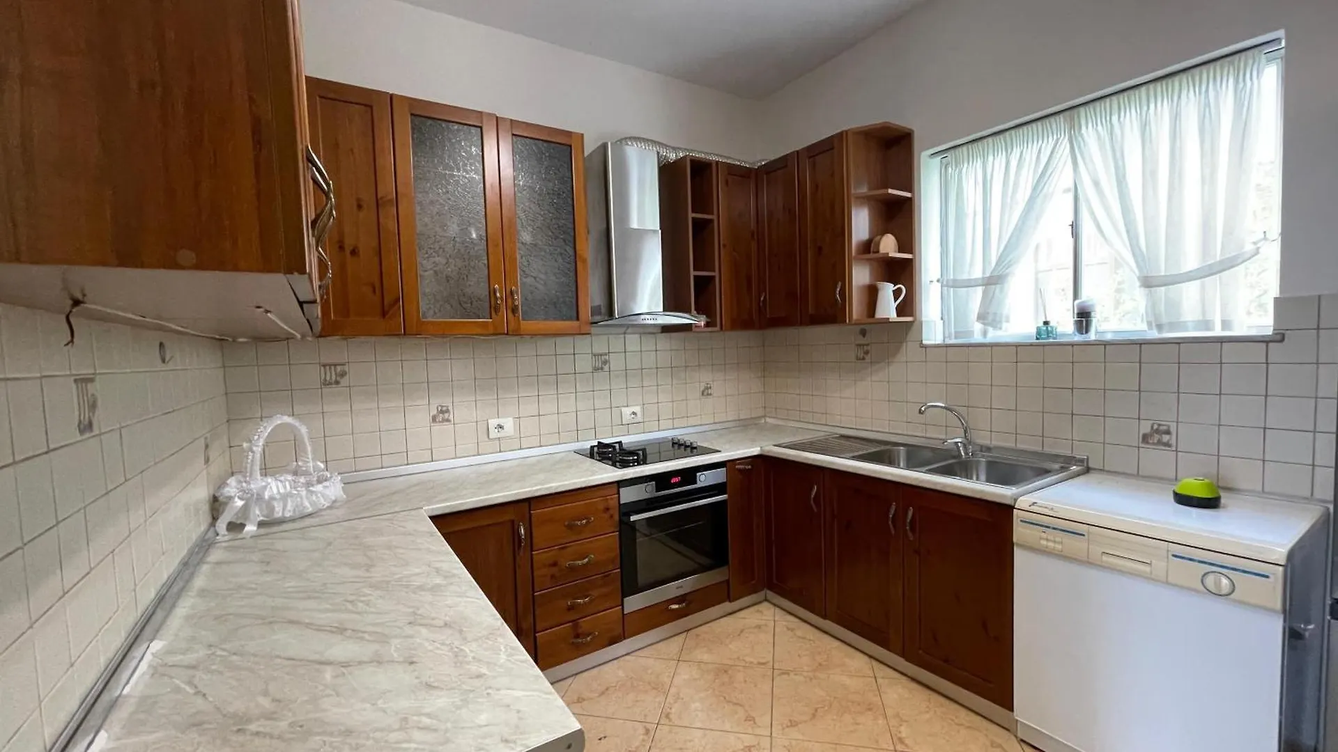 Guest house Guesthouse Brahja, Tirana